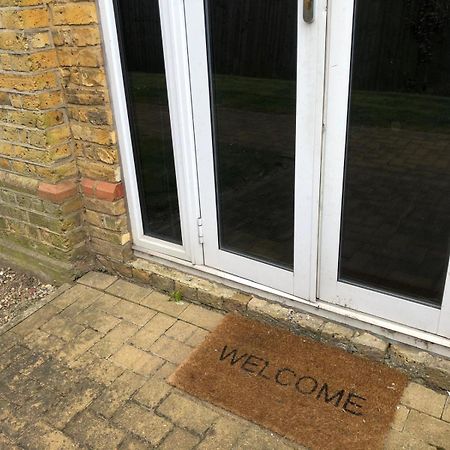 Spacious King Room With Private Entrance - Near Emirates And Camden And King'S Cross - 5 Min To Tube Finchley Esterno foto