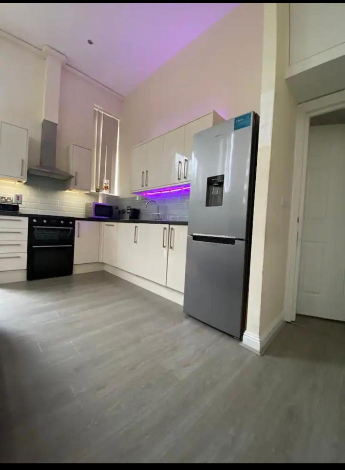 Spacious King Room With Private Entrance - Near Emirates And Camden And King'S Cross - 5 Min To Tube Finchley Esterno foto